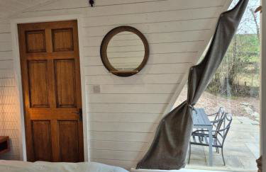 Brondini View Cabin (Private Garden and Hot Tub) - Foto 7