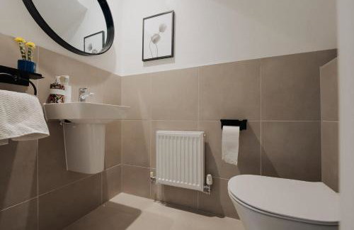 3 Bed House Business Sleeps 5 Location Wifi - Foto 2