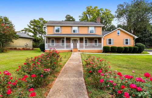 Lilburn Gateway with Game Loft, Fire Pit, Stone Mountain - Foto 1