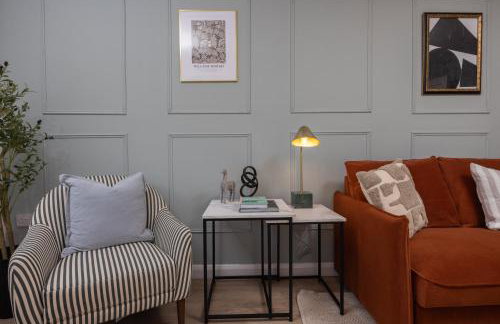 Luxuriou 5 Bedroom House By Homebird Property Management Short Lets & Serviced Accommodation Leeds With Private Parking & Free WiFi - Foto 38