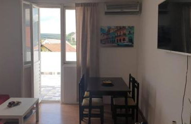Babaloo Beach Apartments - Photo 23
