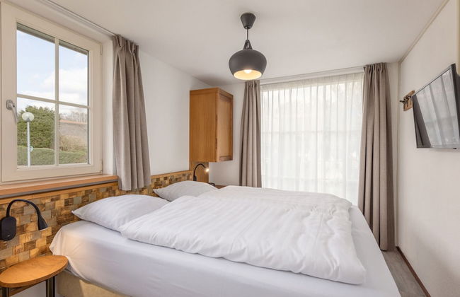 Bungalow in Veluwe With Sauna & Nature Views - Photo 2