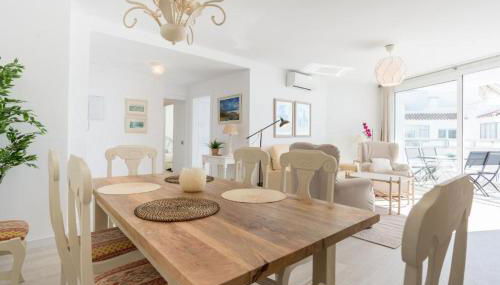 SEA VIEW & BEACH ACCESS - Center - Parking - Photo 5