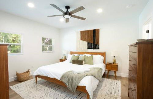 POOL Fenced Yard Shuffleboard Court - Foto 5