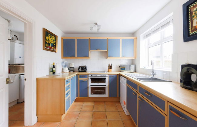 Spacious 4-bed Seaside Retreat in Selsey - Foto 3