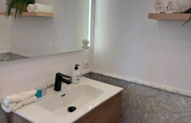 Marbella Beach View and Pool - Photo 15