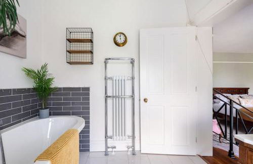 Cotswold Cheltenham, whole house with hot tub - Photo 64