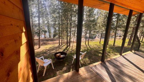Rustic 1 bd 1 ba Cabin at New Waitts Lake Resort - Foto 2, Garden, Garden view
