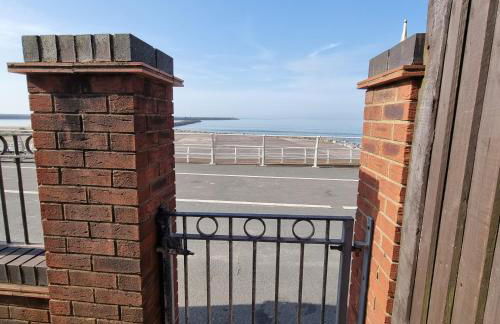 Sea Escape The Tardiis Beachfront location Aberavon beach Sea Views Driveway parking - Foto 31