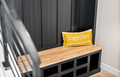 BRAND NEW Scenic Luxury Mountain Retreat - Photo 34