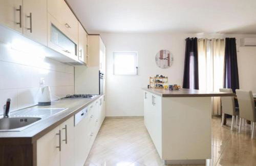 Villa Maja - Three bedroom villa with pool - Foto 8