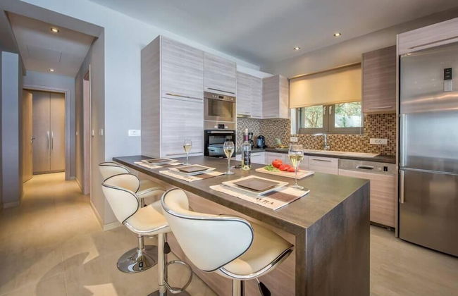 Avra Luxury Villa - Photo 10