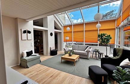 Sonnenplatz mit Parkplatz - Zentral und Elegant - Foto 2