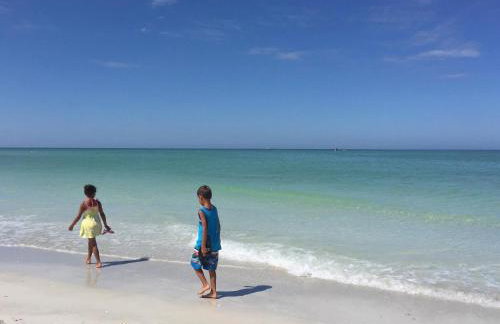 New Listing! Pool Jacuzzi, 3-min to Beach Bars & Entertainment! - Foto 58