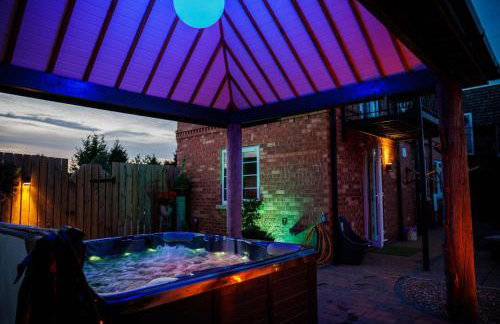 Lincoln Holiday Retreat Lodge with Private Hot Tub - Foto 25