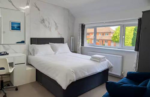 Elegant & Cozy 3 Bed End Terraced Stay - Foto 17