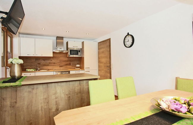 Spacious Holiday Home Near Ski Area in Kaltenbach - Foto 23