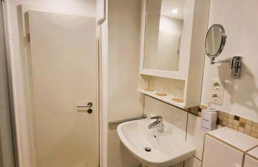 CJS Apartments - Chill or Drive am Nürburgring, new Box Spring Beds, new furniture, WLan, Spacious Rooms, Quiet Location - Foto 11