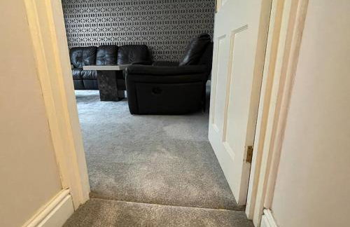 Luxurious Detached Holiday House Free Parking near Airport Town Centre Railway Station - Foto 34