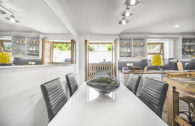 Coach House - Photo 25