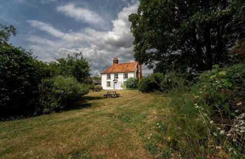 Large 5-Bedroom Farmhouse Sleeps 10 with Parking and Wifi - Foto 14