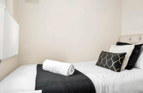 Stylish 3 Bedroom House - Pool & Tennis Table - Garden - Off Street Parking 782S - Foto 24