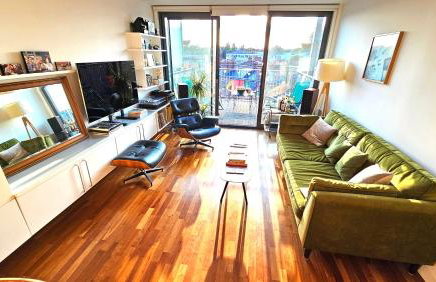 Roof Terrace, 2-bed 2-bath, Stoke Newington - Foto 27