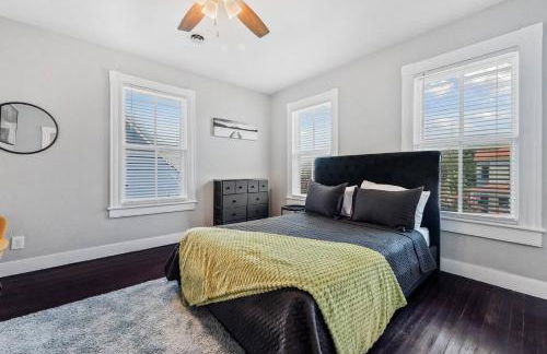 West High 3BR Private Backyard Petersburg Gem - Foto 28