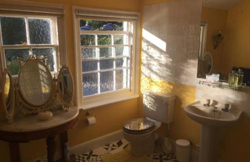 Little Gem with Private Hot Tub - Up to 25 percent off ferry - Foto 8