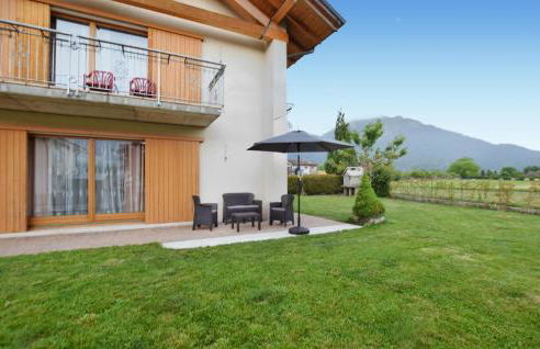 2 Bedroom Cozy Apartment In Lamon - Foto 2