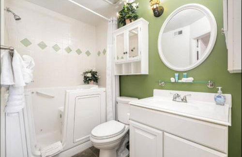 2Bed 2Bath Pondview Haven - BC138 - Foto 23