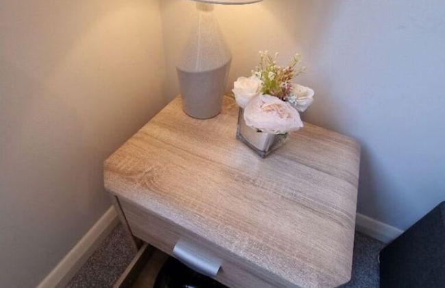 360 Serviced Accommodations - Canal Side Retreat - 2 Bedroom Apartment - Photo 8