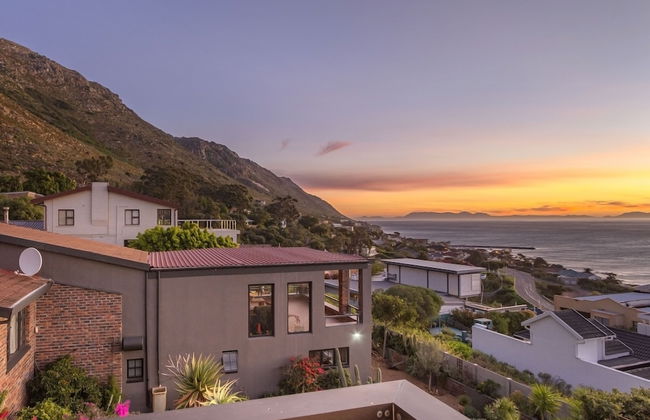 Zaria Sun Penthouse - Photo 17