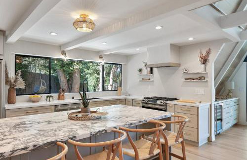 Studio City Stunning House with 5 bedrooms, Pool, Jacuzzi, Fire-pit, Guest House - Foto 8