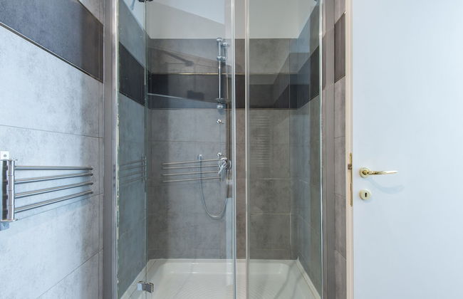 Luxury Apartment Auditorium - Photo 18