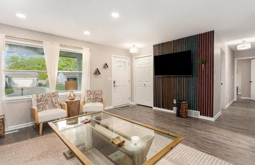 ATLAS - Whole House - 5BR 2BA - Hot Tub - Game Rooms - Theater - Fenced Backyard - Foto 11