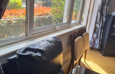 Beautiful Ground floor flat in the Heart of Rochester with balcony mobility friendly - Photo 7