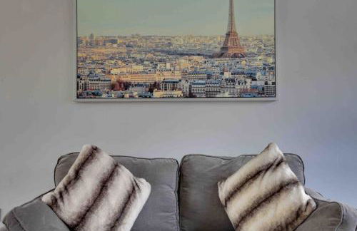 Elizabeth II Five Bedroom Spacious Home - Foto 53