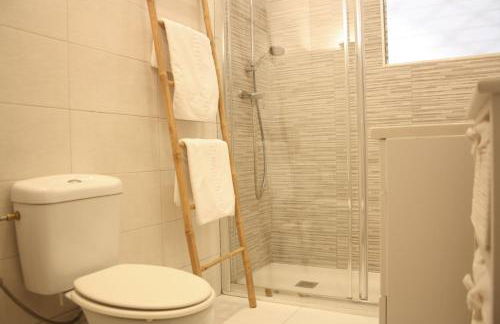 Charming seafront villa - Photo 18