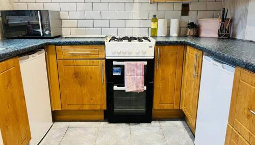 Family Home in Residential Neighbourhood - Foto 3