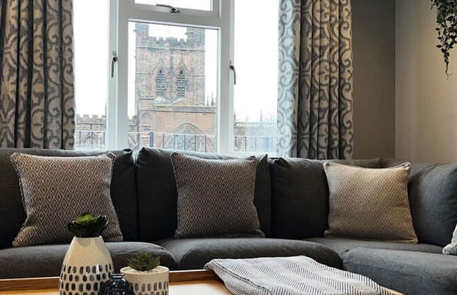 Penthouse On The Rows - Cathedral Views - Photo 1