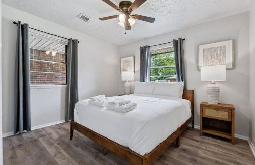 5BR Home Large Backyard Group-Friendly #12 - Foto 25