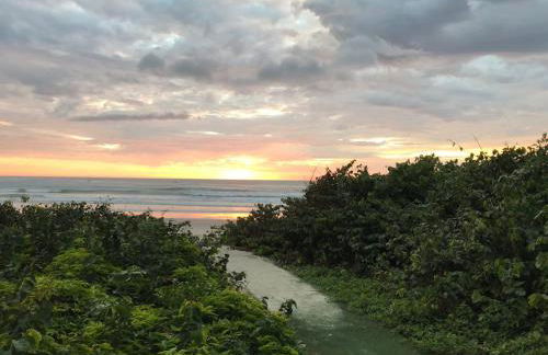 Linda Casa frente mar, pé na areia, Itapema SC, Ar, Wi-fi, Smart Tv - Photo 1