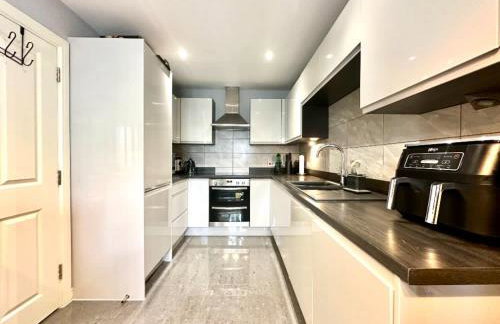 Ideal 4 Bedroomed House in Bicester - Foto 10