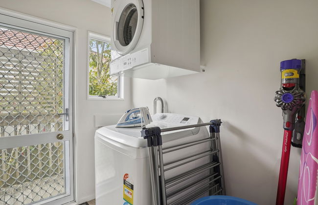 Modern Central Home - Parking & Aircon - Foto 14