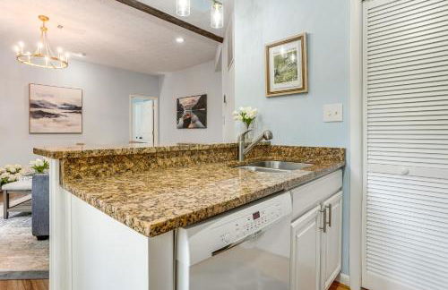 Walk to Slopes Wintergreen Resort Condo with Pool - Foto 9