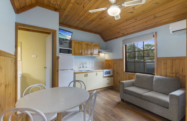 Wairo Beach Holiday Park - Photo 43