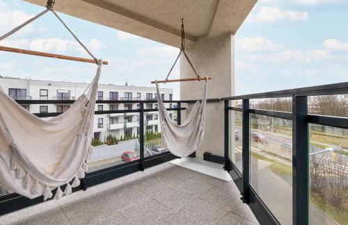 Elegant Apartment with Parking Space and Balcony by Noclegi Renters - Foto 4