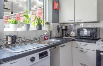 Modern Muse Flat with Free Parking - Foto 12