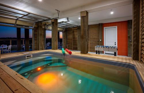 Luxury Beachfront l Private Hot Tub, Pool, & 2 Arcade Games - Foto 1